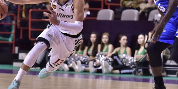 尤其是在力 尤其是在力